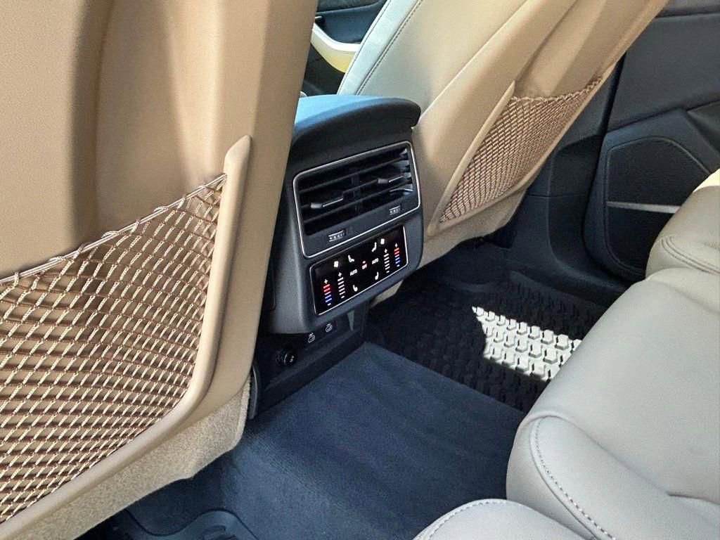 Used 2025 Audi Q7 3.0T Premium Plus image 11