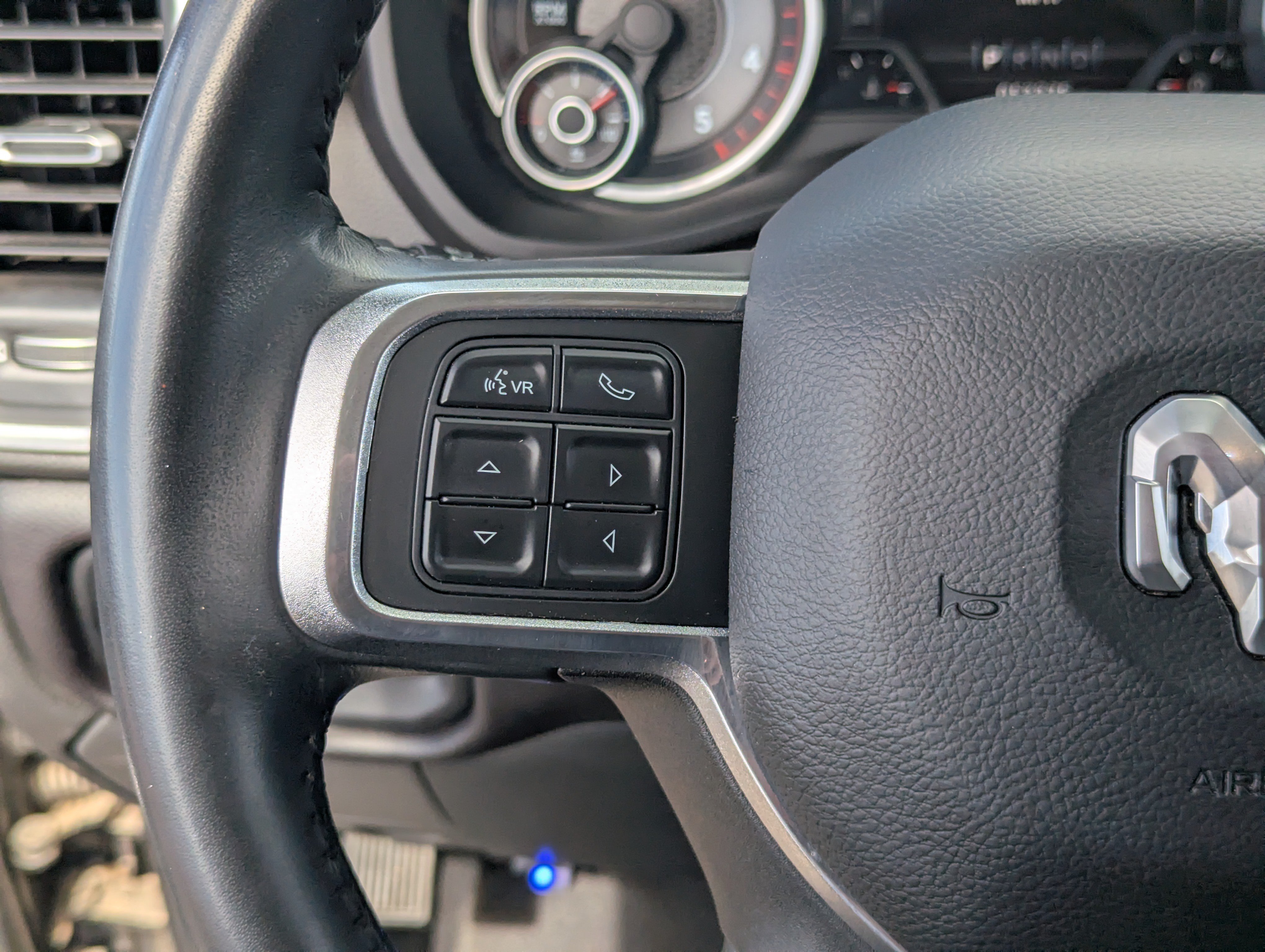 Used 2022 RAM 2500 Laramie AWD/4WD image 23
