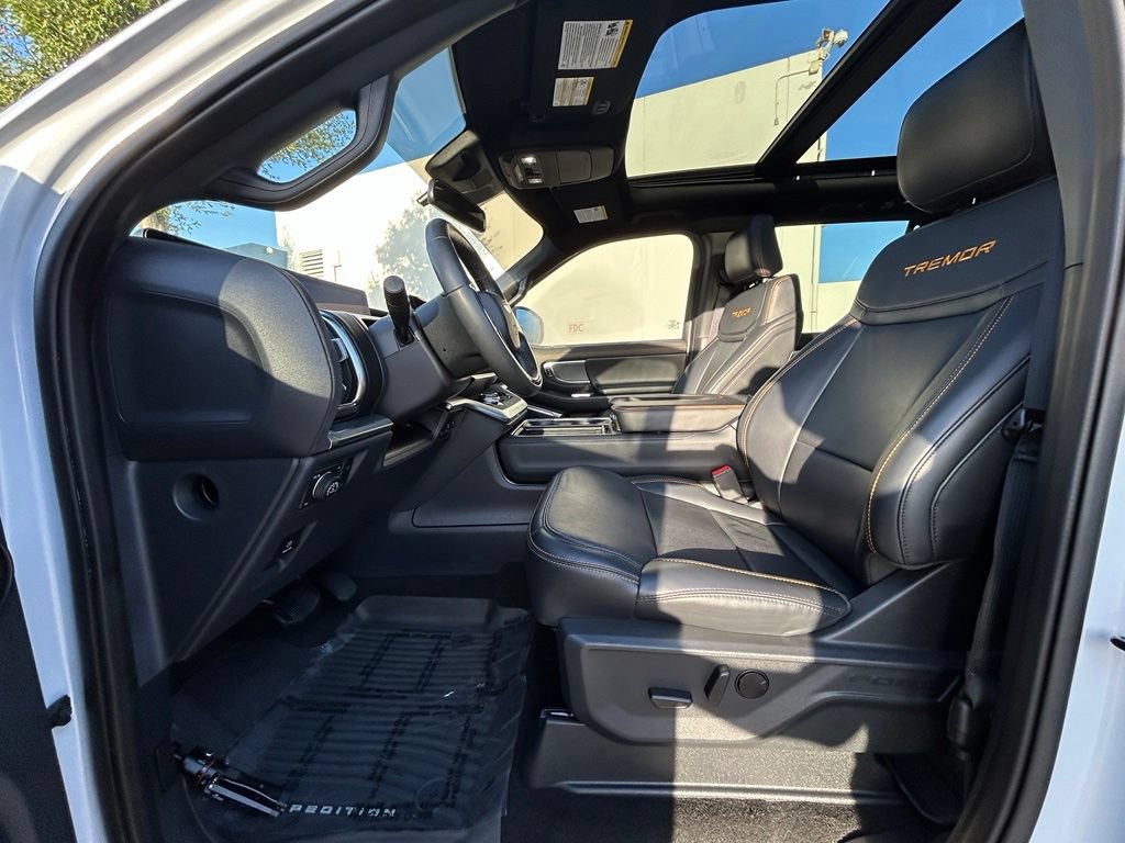 Used 2025 Ford Expedition Tremor AWD/4WD image 11