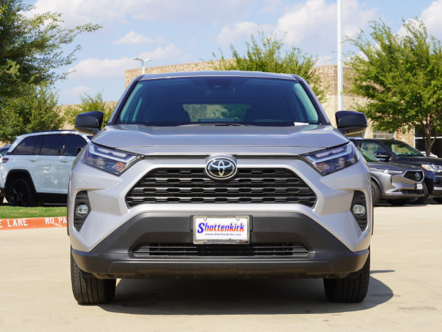 Used 2025 Toyota RAV4 LE AWD/4WD image 6