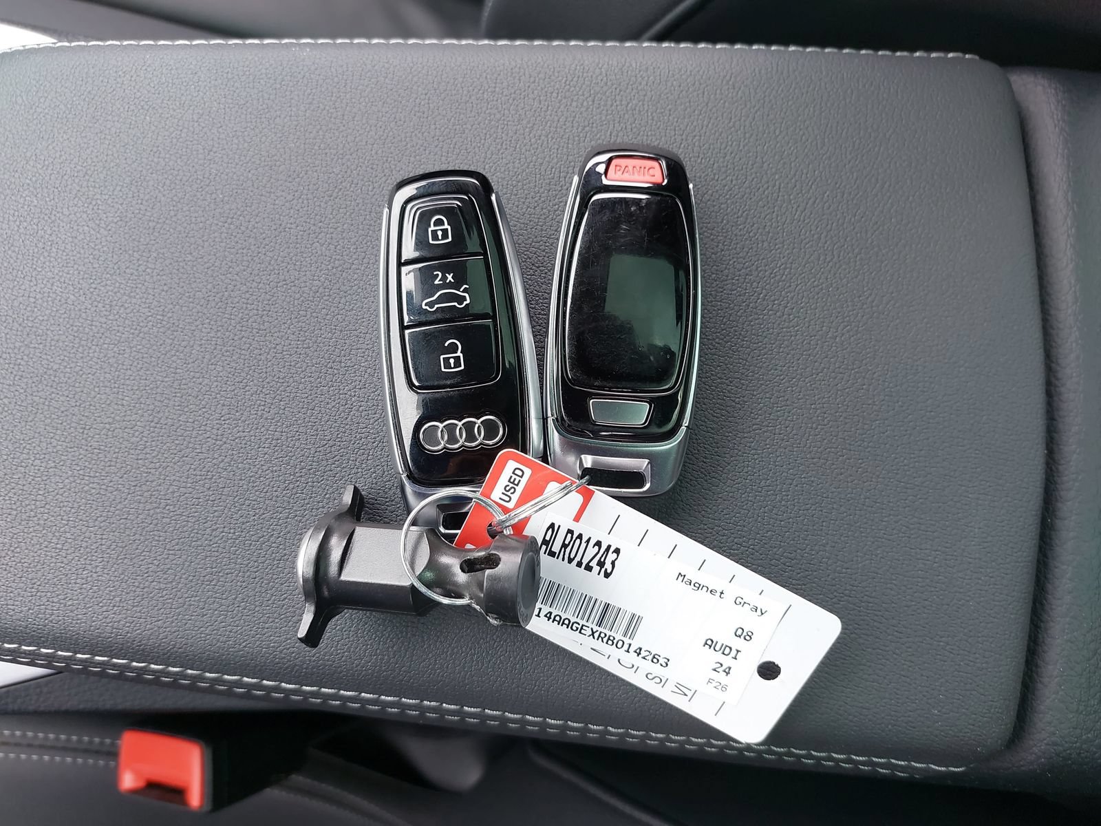 Used 2024 Audi Q8 e-tron Premium AWD/4WD image 40