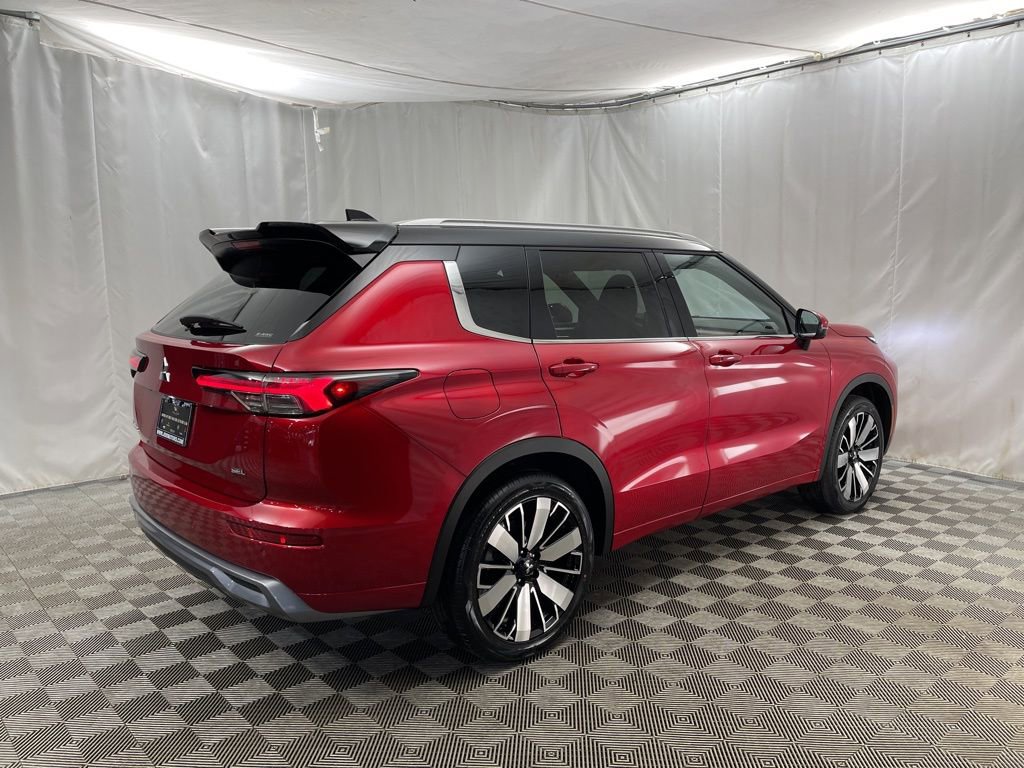New 2026 Mitsubishi Outlander SEL image 3
