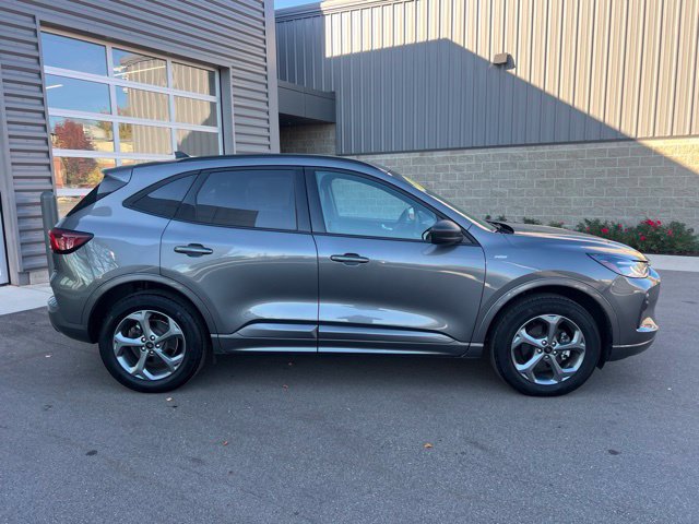 Used 2024 Ford Escape ST-Line w/ Tech Pack #1 AWD/4WD image 4