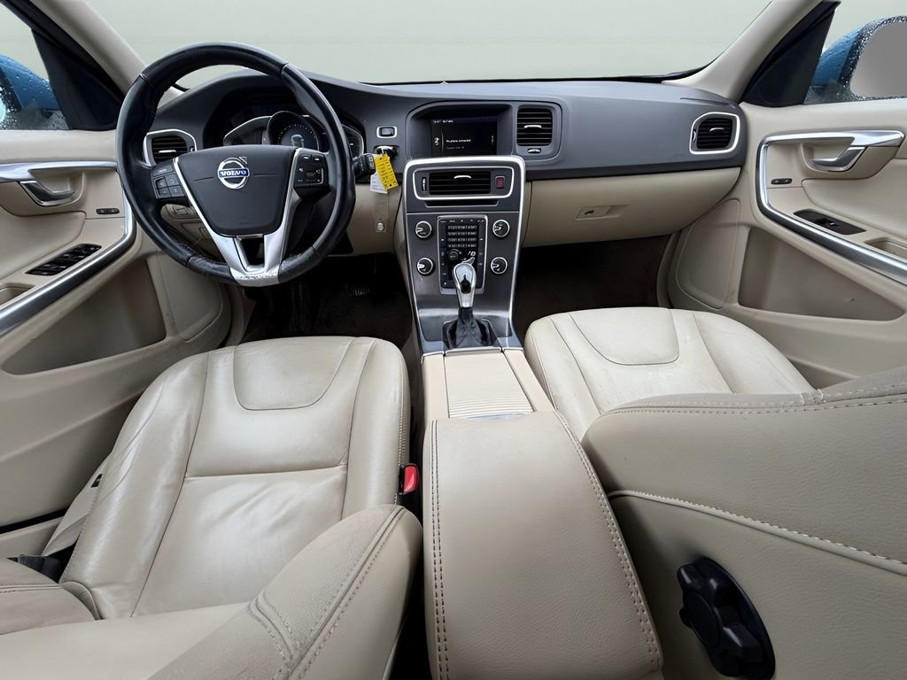 Used 2015 Volvo V60 T5 Premier Plus image 12