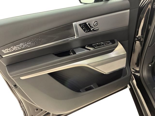Used 2026 Cadillac Vistiq Platinum w/ LPO, Floor Liner Package AWD/4WD image 13