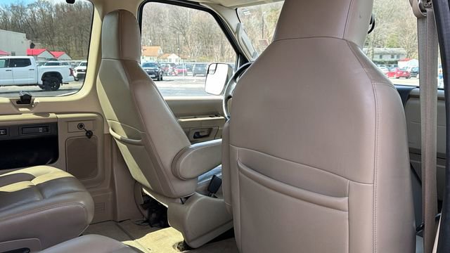 Used 2013 Ford E-150 and Econoline 150 XLT w/ XLT Premium Pkg image 21