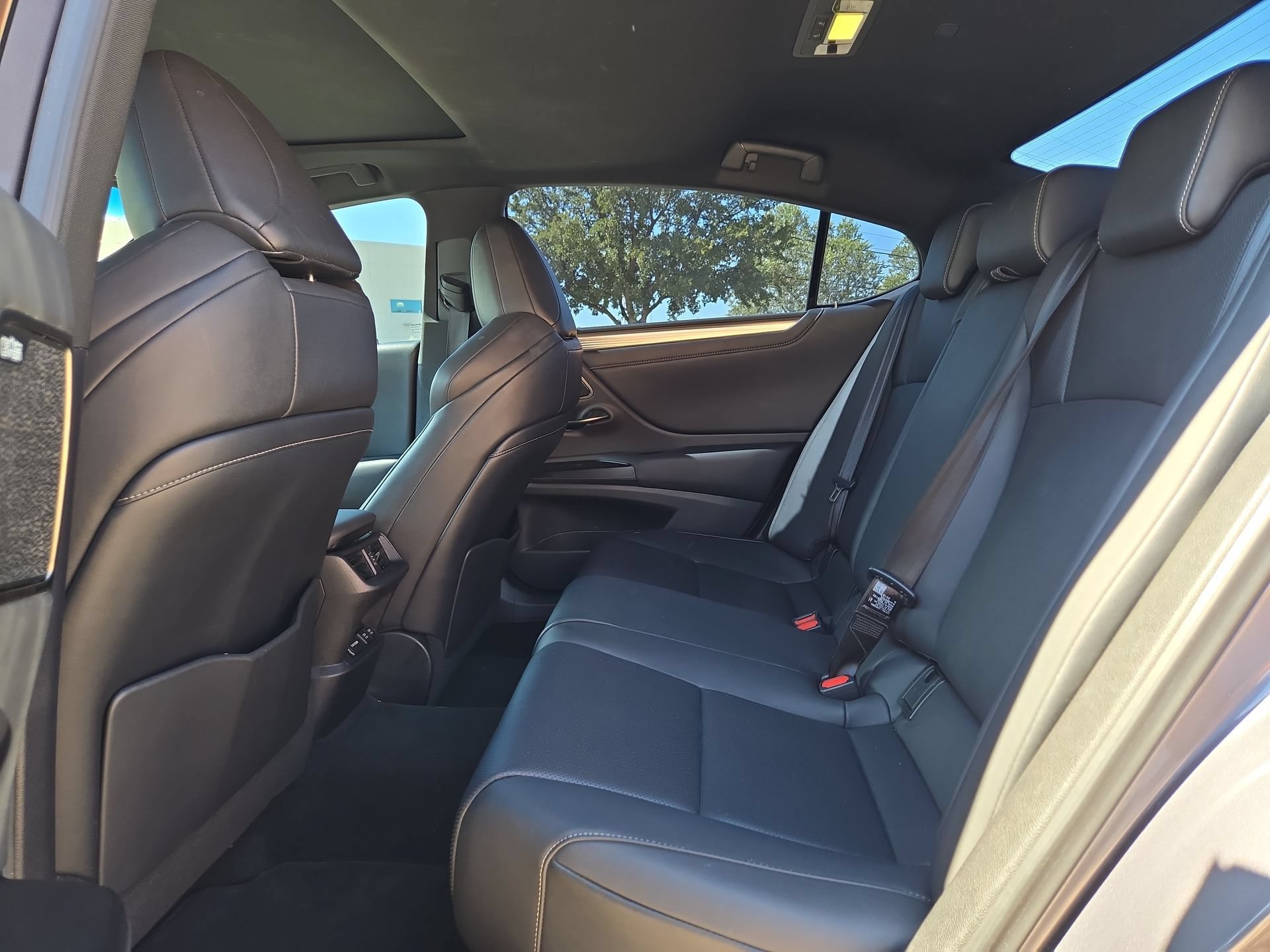 Used 2020 Lexus ES 350 F Sport w/ Accessory Package FWD image 13
