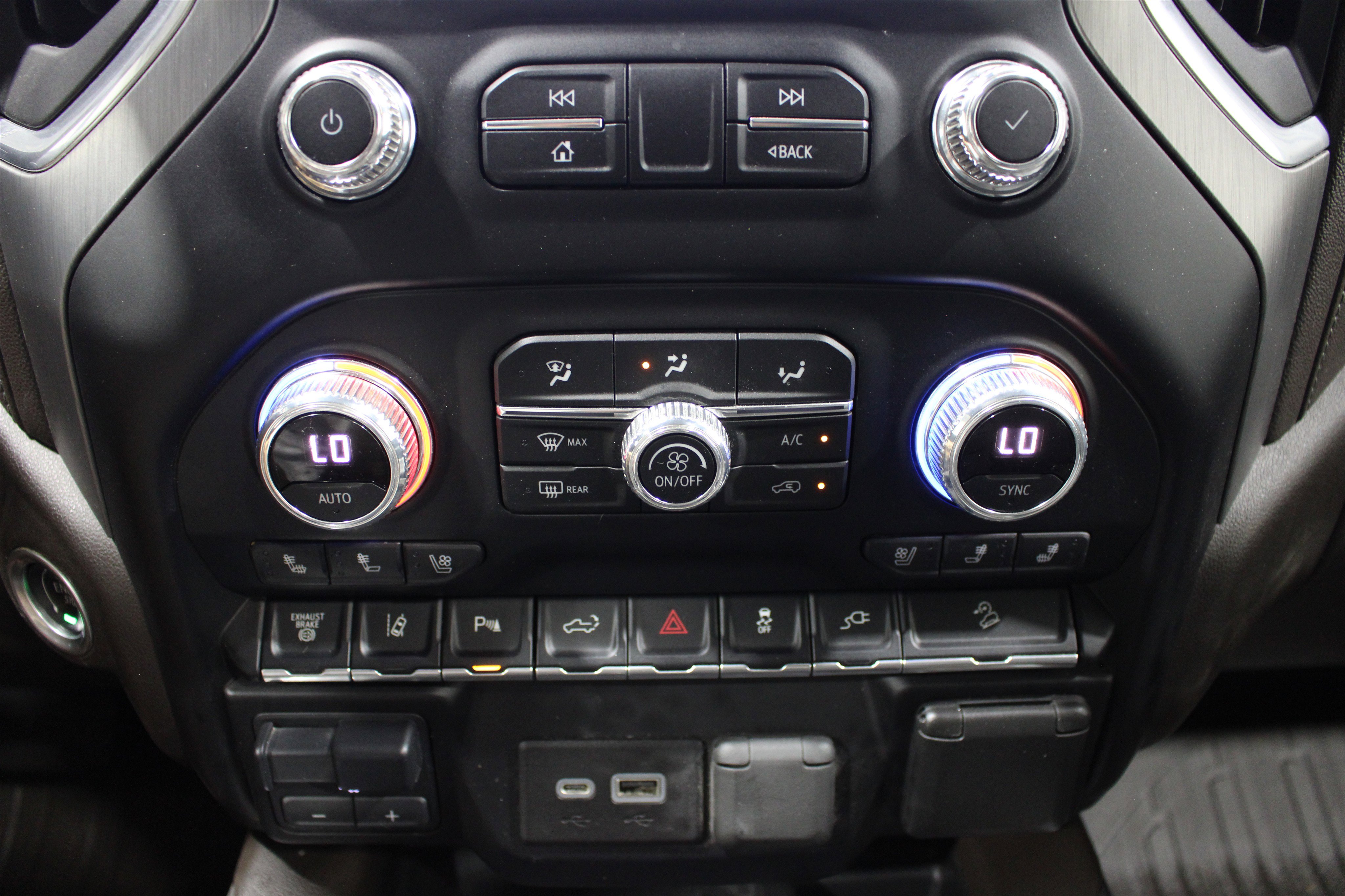 Used 2022 GMC Sierra 2500 Denali AWD/4WD image 16