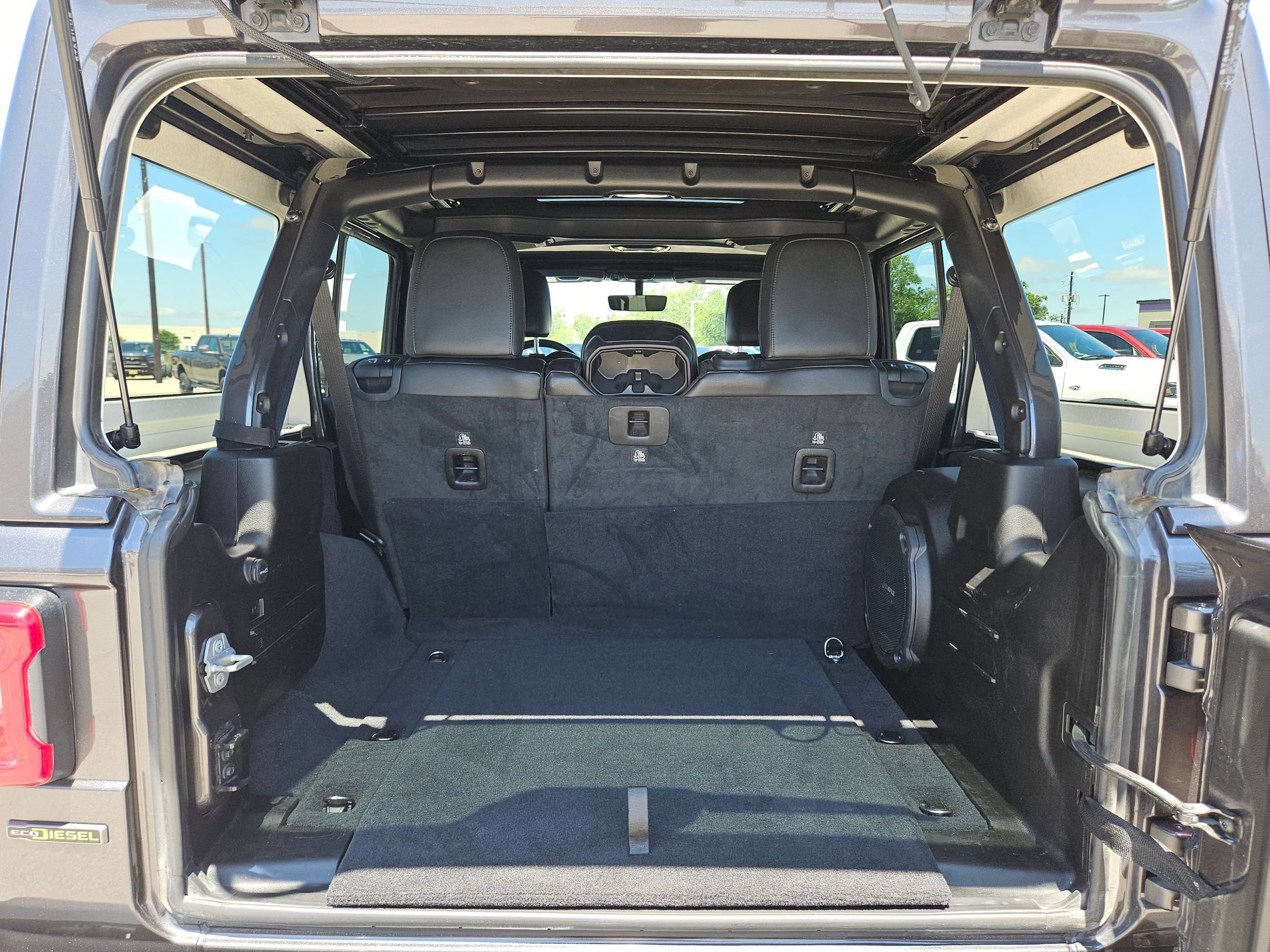 Used 2021 Jeep Wrangler Unlimited Sahara AWD/4WD image 24