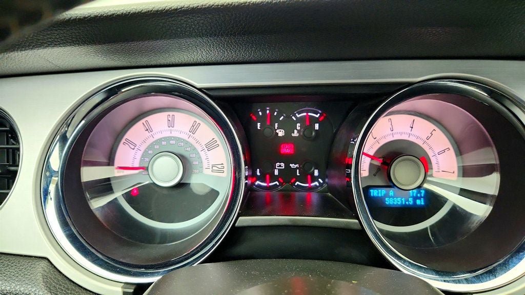 Used 2010 Ford Mustang Coupe RWD image 14