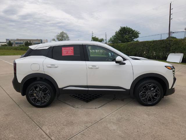 Certified 2025 Nissan Kicks SR FWD image 4