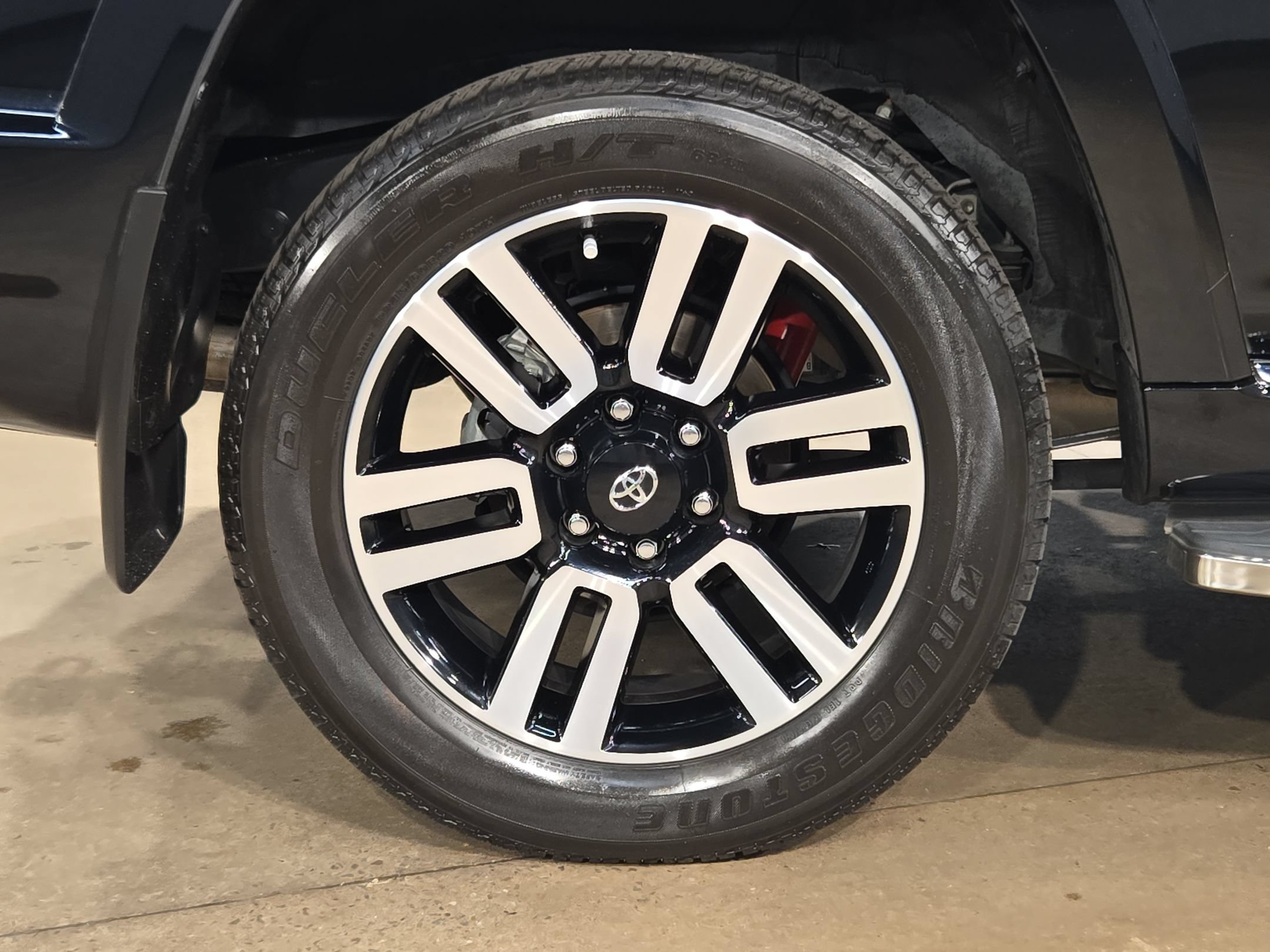 Certified 2024 Toyota 4Runner Limited AWD/4WD image 17