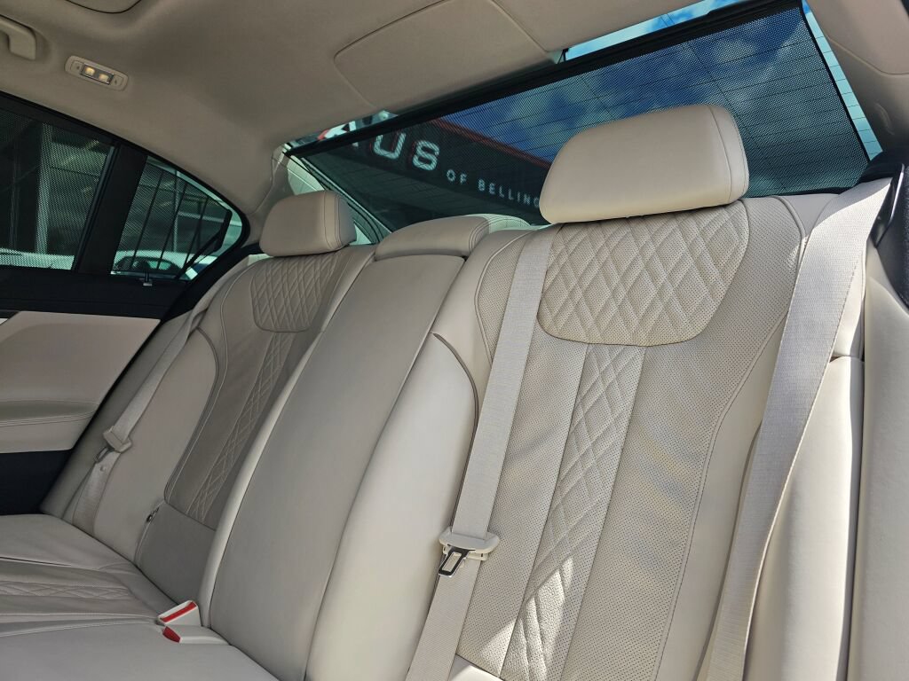 Used 2020 BMW 740i w/ Premium Package RWD image 19
