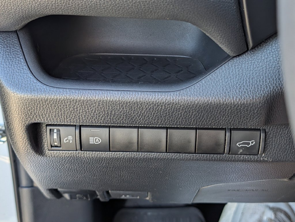 Used 2023 Toyota RAV4 XLE Premium FWD image 23