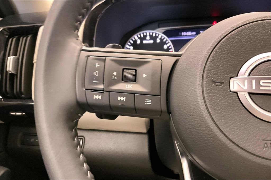 Certified 2025 Nissan Pathfinder SV w/ Black Appearance Package image 19