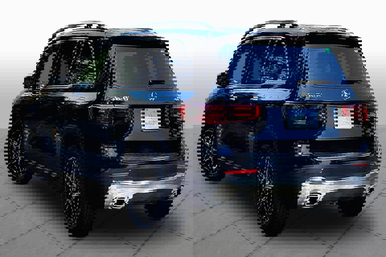 New 2026 Mercedes-Benz GLB 250 4MATIC image 4