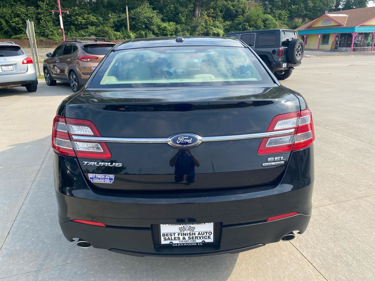 Used 2016 Ford Taurus SEL FWD image 7