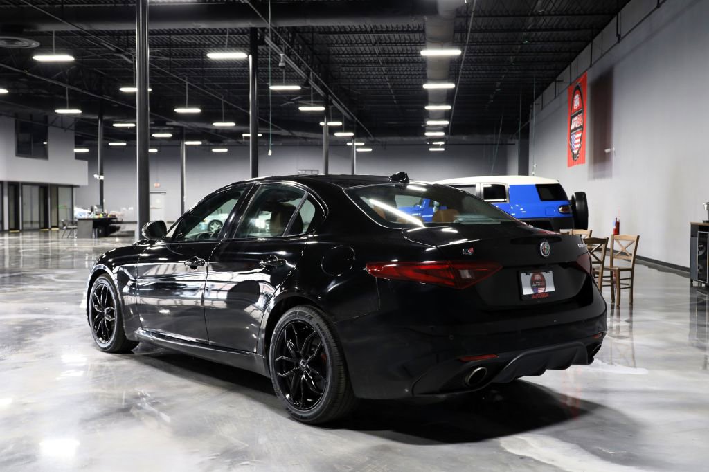 Used 2019 Alfa Romeo Giulia Ti Sport w/ Quick Order Package 22S Sport AWD/4WD image 5
