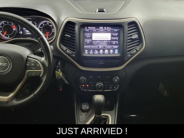Used 2016 Jeep Cherokee Latitude AWD/4WD image 21