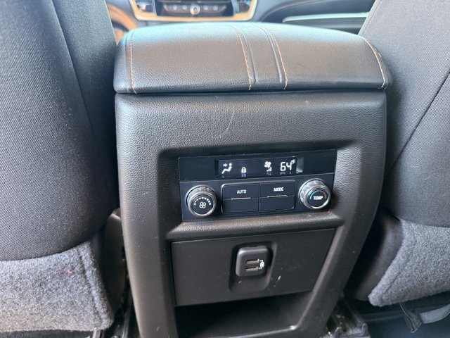Used 2019 Chevrolet Traverse LT FWD image 25