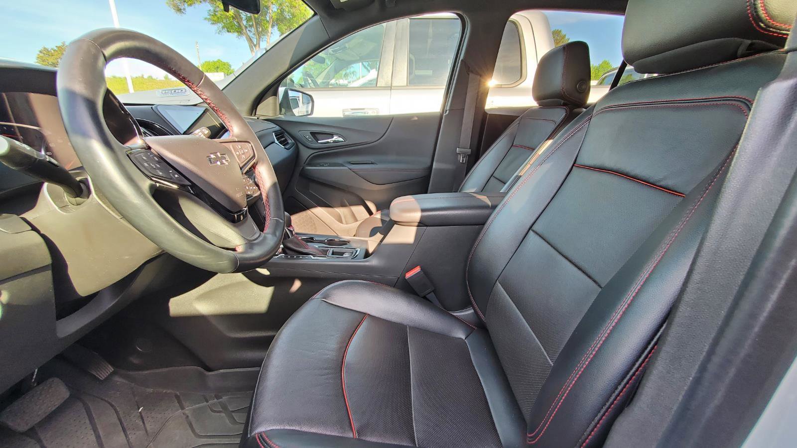 Used 2023 Chevrolet Equinox RS w/ RS Leather Package image 3