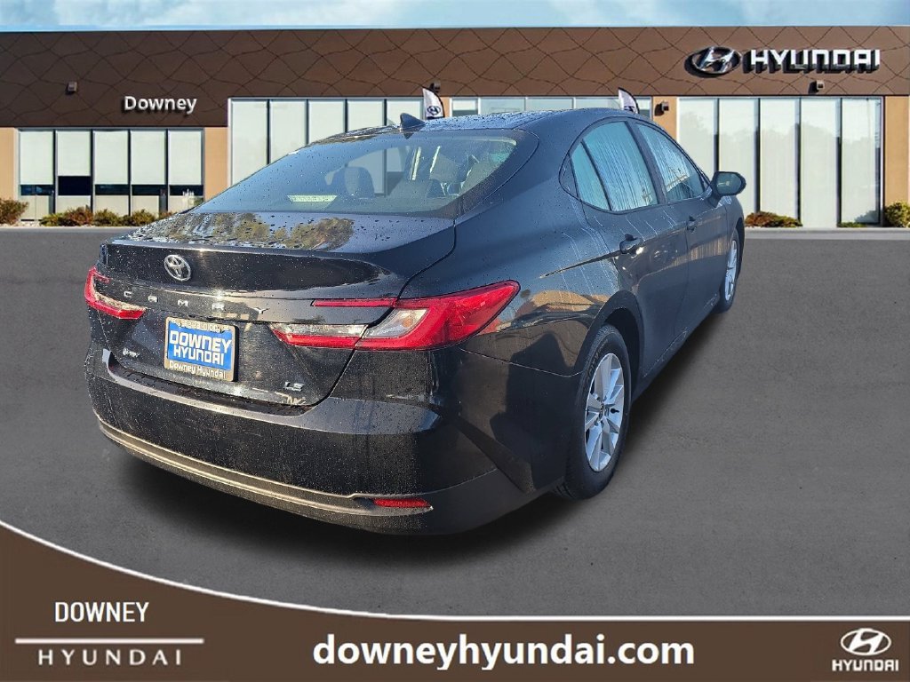 Used 2025 Toyota Camry LE FWD image 5