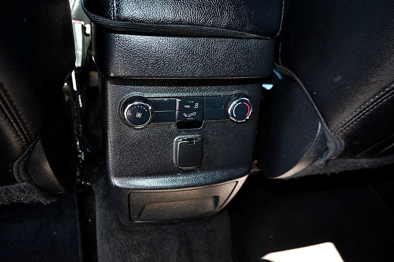 Used 2017 Ford Explorer XLT FWD image 14