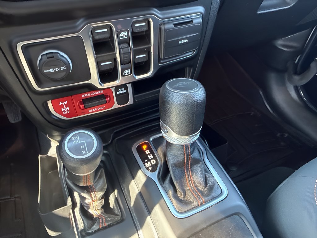 Used 2022 Jeep Gladiator Mojave w/ Cold Weather Group AWD/4WD image 16