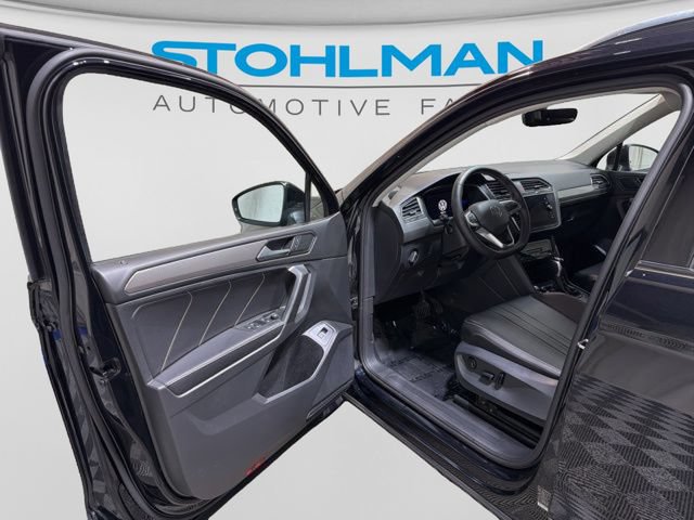 Certified 2022 Volkswagen Tiguan SE FWD image 12
