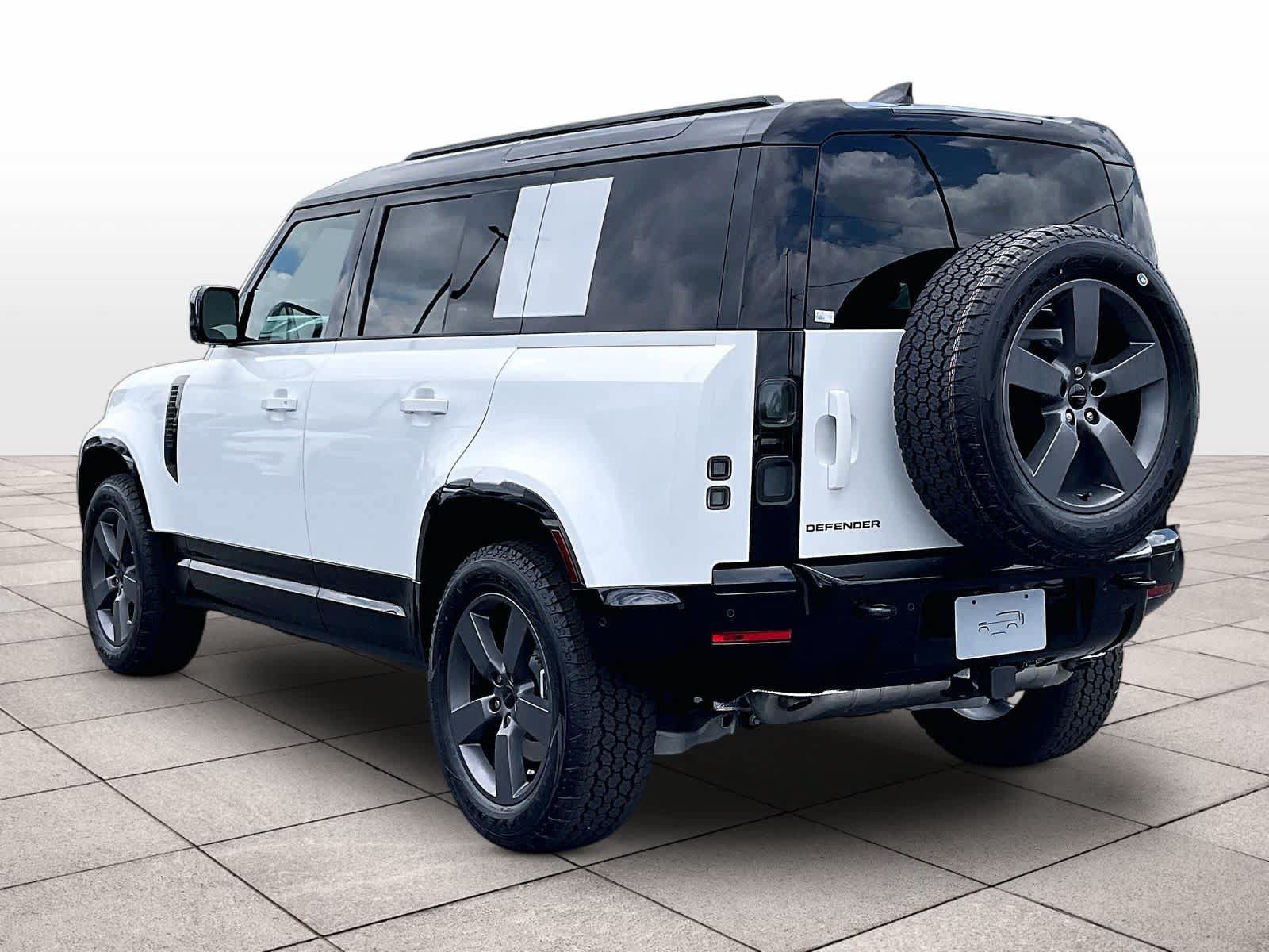 New 2026 Land Rover Defender 110 X-Dynamic SE AWD/4WD image 3
