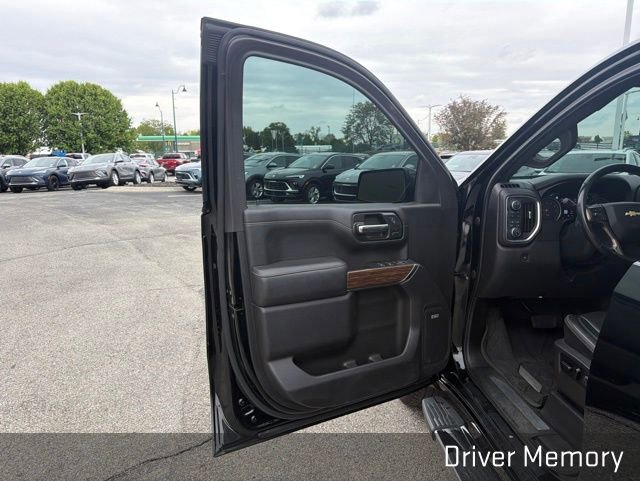 Used 2021 Chevrolet Silverado 1500 High Country AWD/4WD image 32