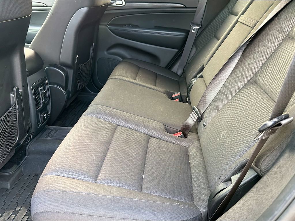 Used 2019 Jeep Grand Cherokee Laredo w/ Security & Convenience Group image 9