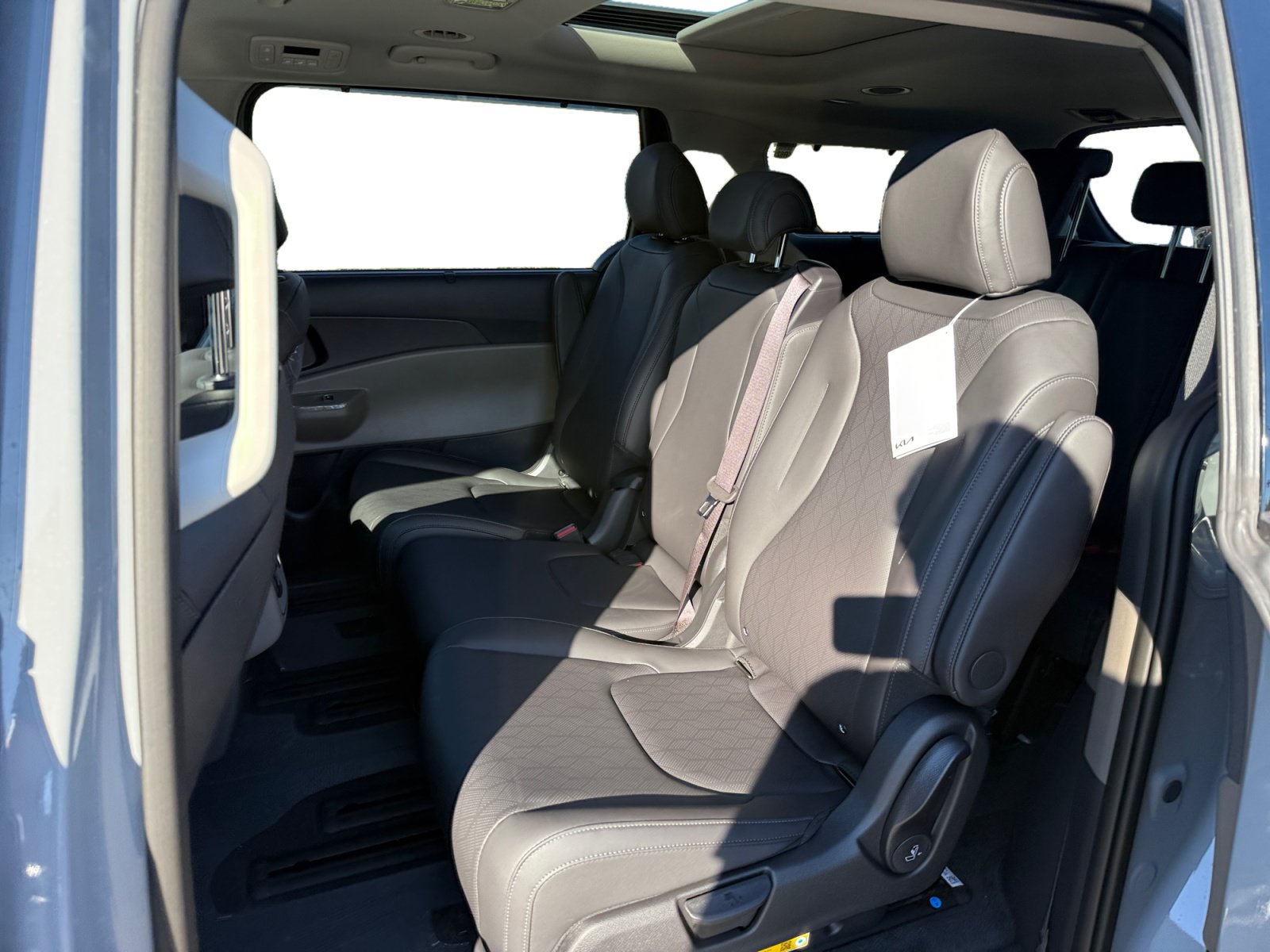 New 2027 Kia Carnival SX FWD image 16