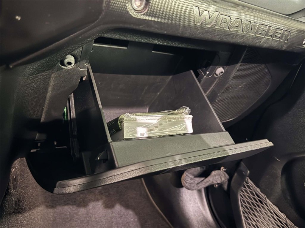 Used 2021 Jeep Wrangler Unlimited Sport image 32