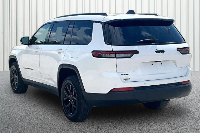 Used 2025 Jeep Grand Cherokee L Altitude AWD/4WD image 10