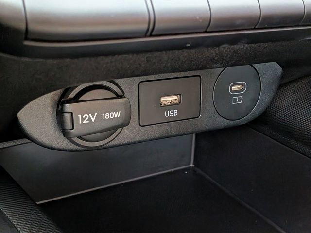 Used 2025 Hyundai Elantra Hybrid FWD image 23