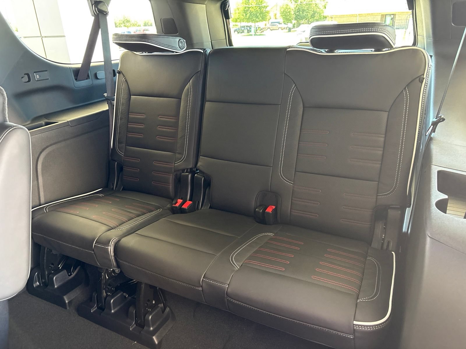 New 2026 GMC Yukon XL AT4 Ultimate AWD/4WD image 21