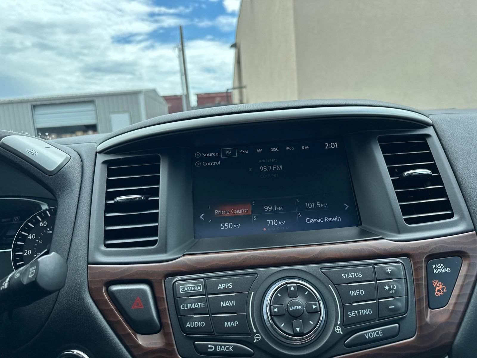 Used 2017 Nissan Pathfinder Platinum AWD/4WD image 61