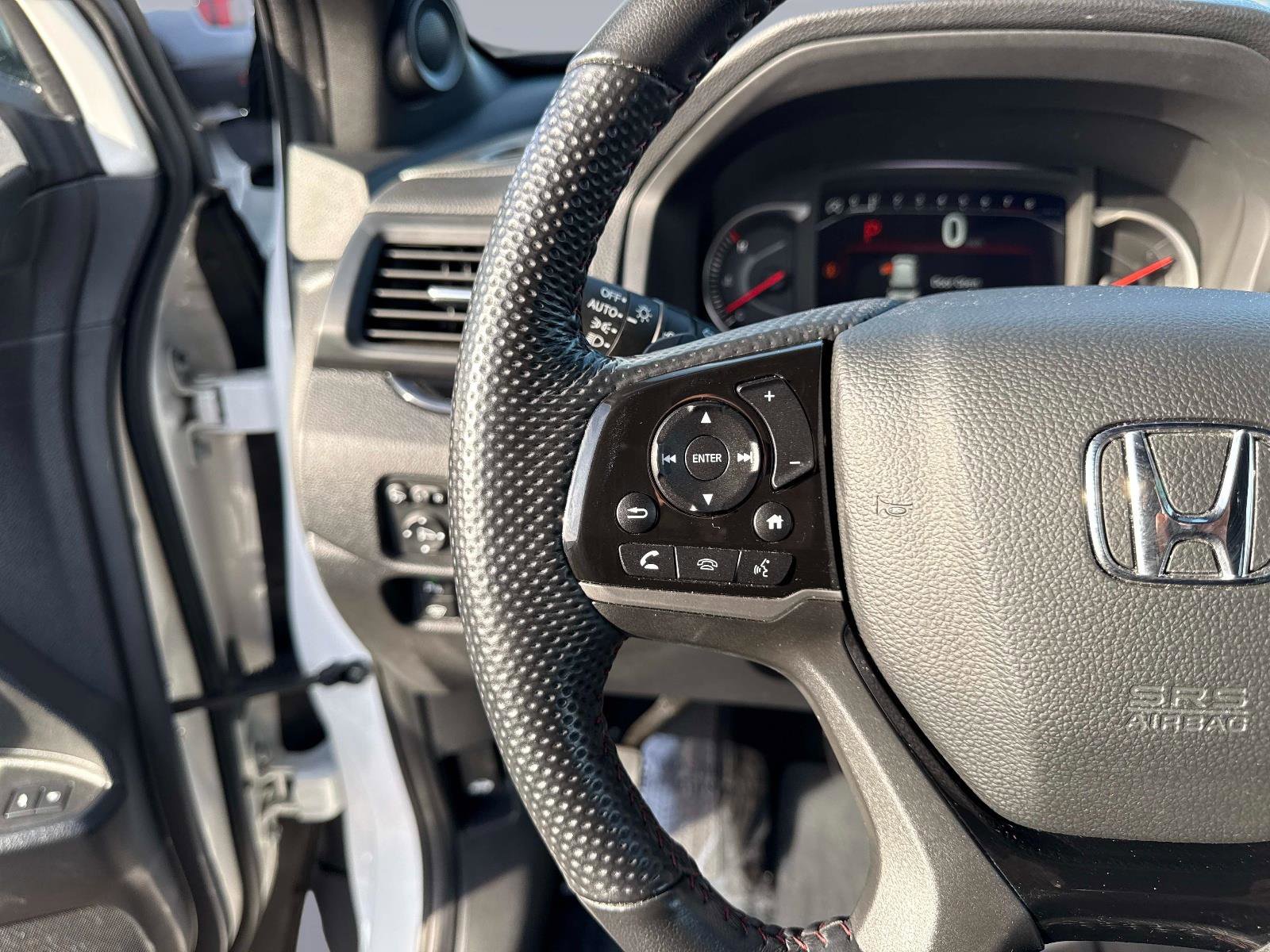 Certified 2025 Honda Passport Black Edition image 34