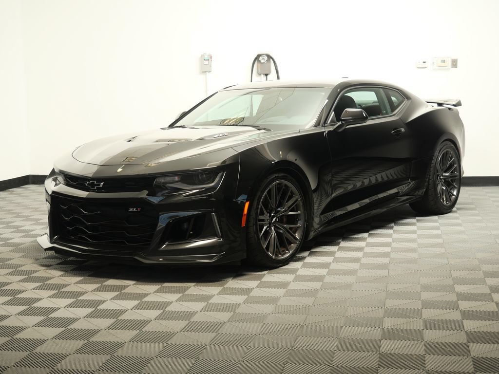 Used 2017 Chevrolet Camaro ZL1 RWD image 4