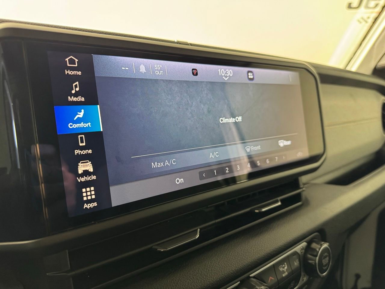 Used 2025 Jeep Gladiator Sport image 18