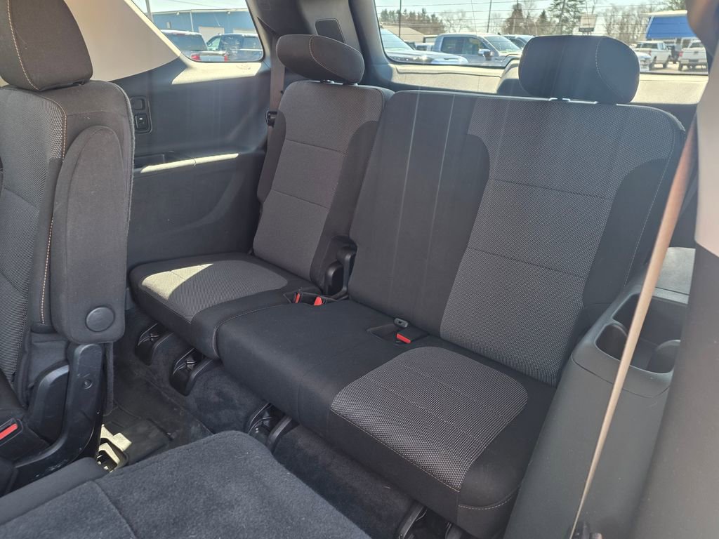 Used 2021 Chevrolet Traverse LT image 25