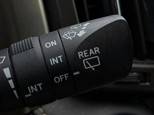 Used 2015 Toyota RAV4 Limited w/ Technology Package AWD/4WD image 10