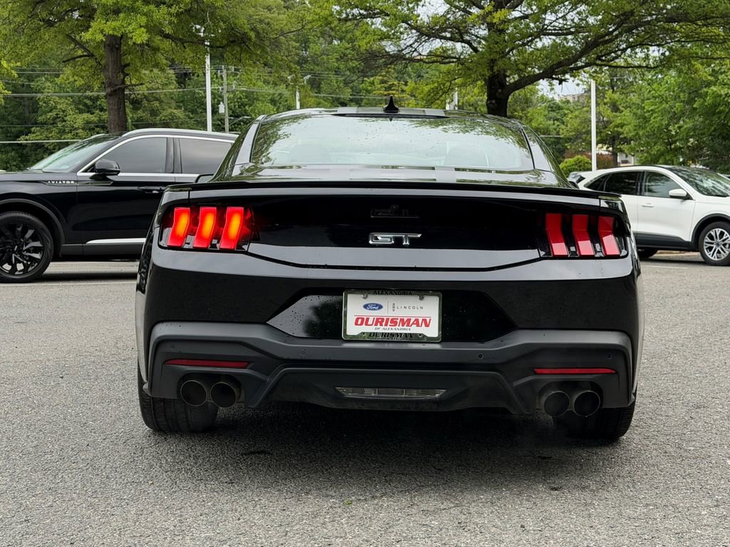 Used 2025 Ford Mustang GT Premium RWD image 5