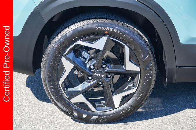 Certified 2025 Kia Seltos EX FWD image 12