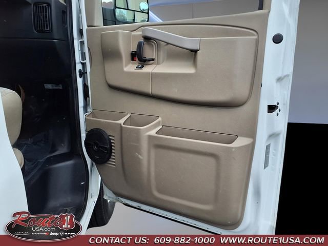 Used 2017 Chevrolet Express 2500 Extended image 12