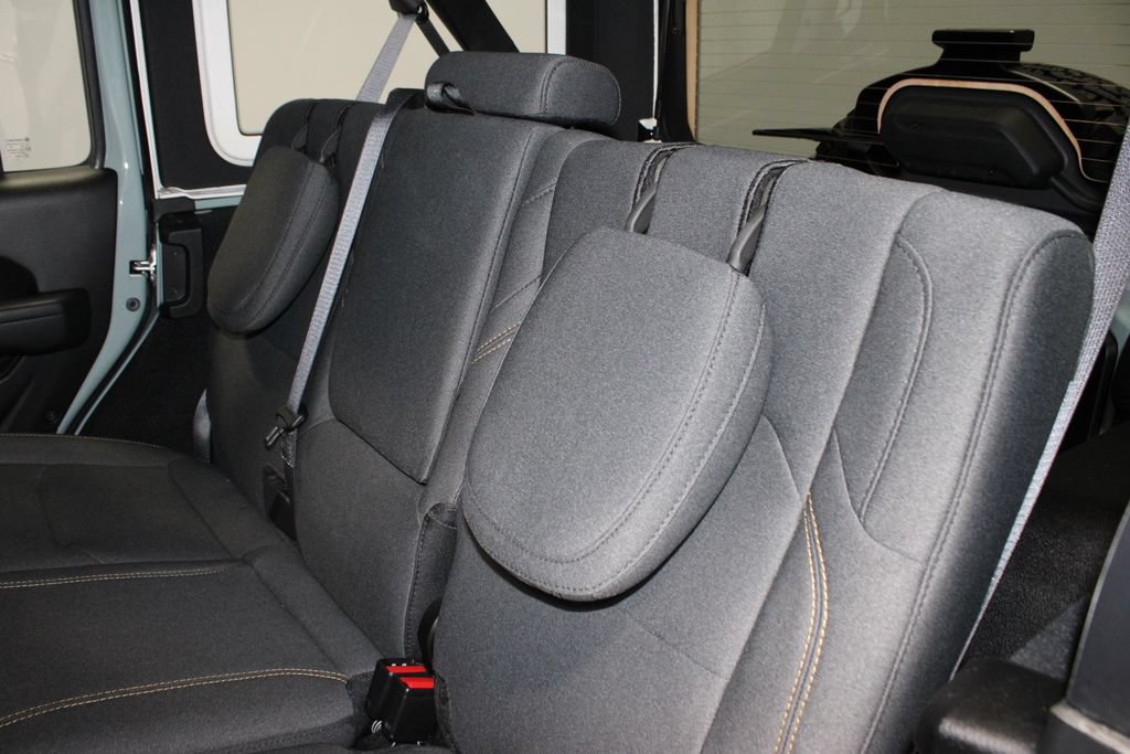 Used 2024 Jeep Wrangler Unlimited AWD/4WD image 21