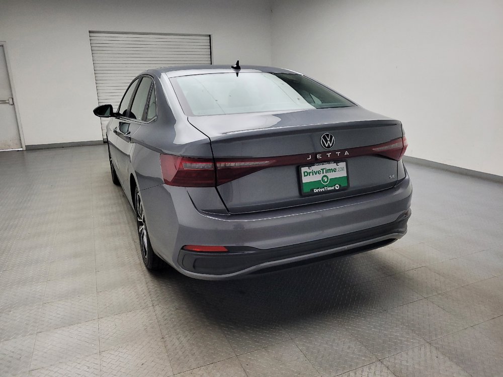 Used 2025 Volkswagen Jetta SE FWD image 6
