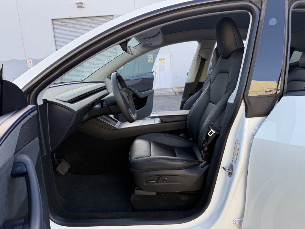 Used 2026 Tesla Model Y Long Range RWD image 11