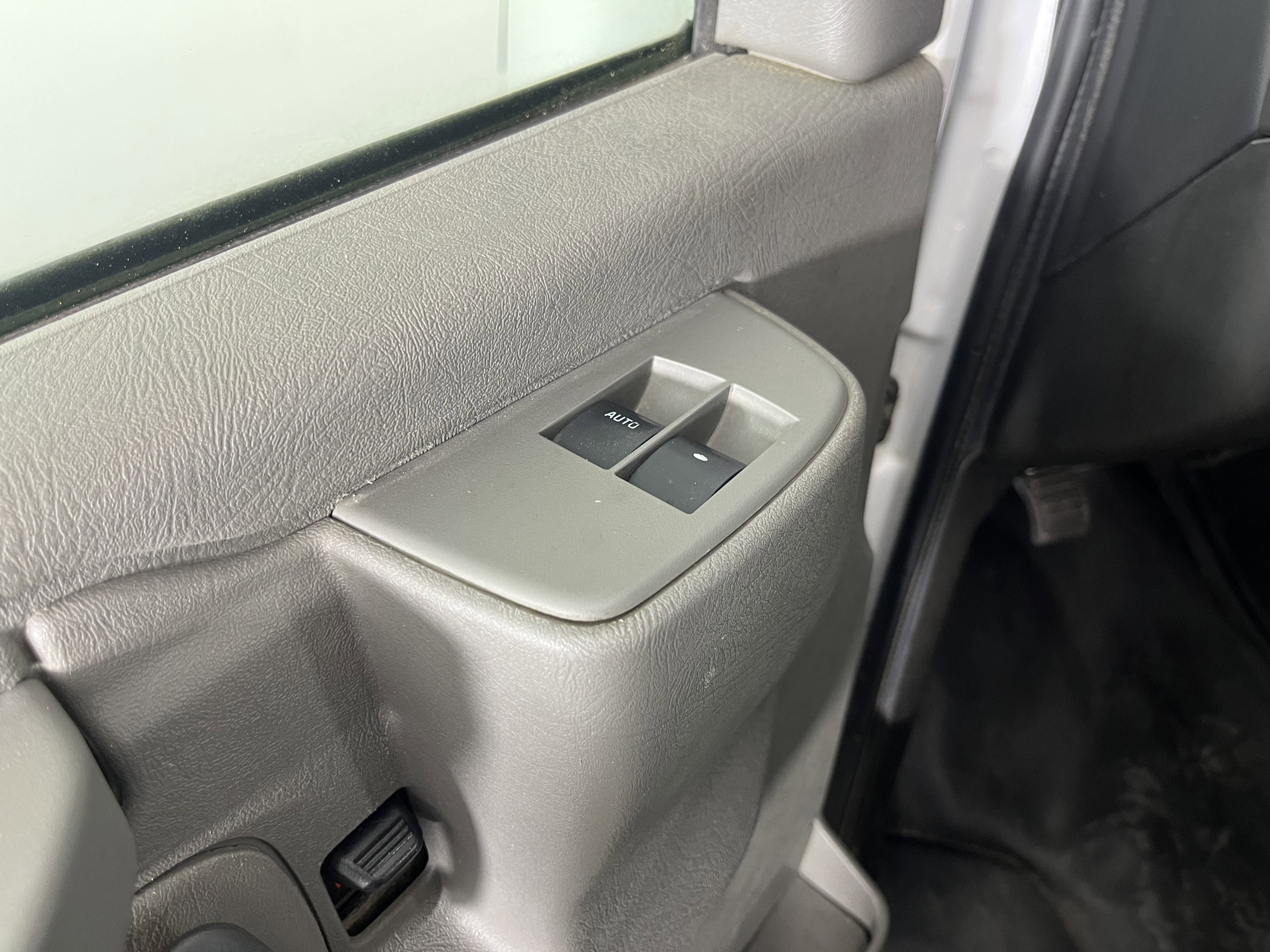 Used 2016 GMC Savana 2500 image 17